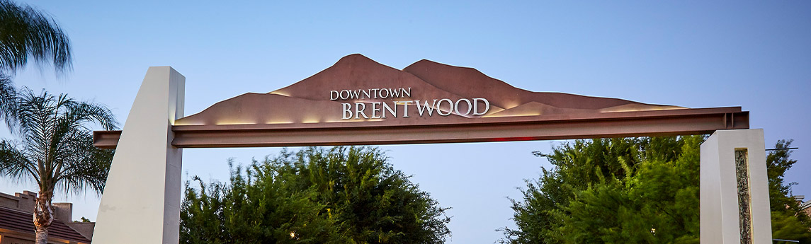 Downtown Brentwood Banner Sign